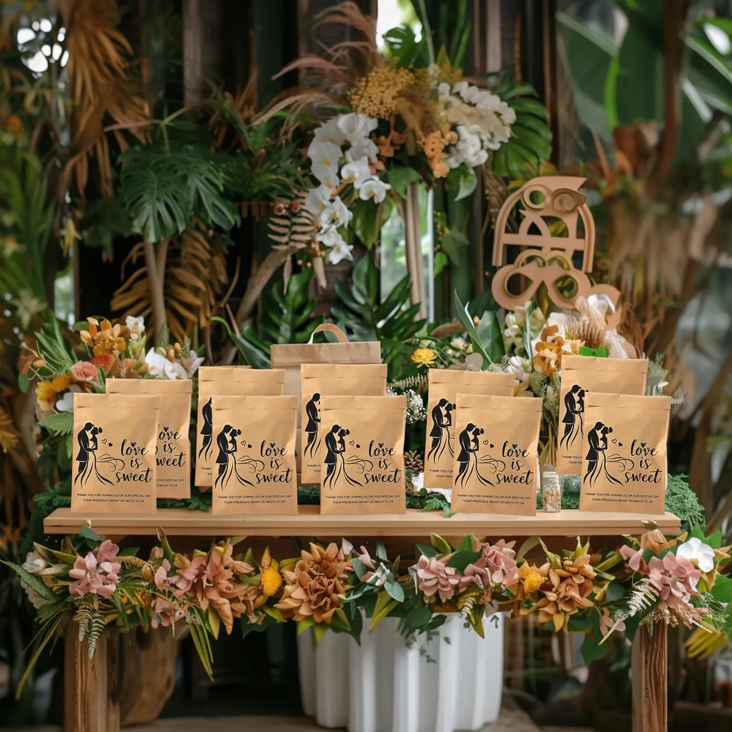 100-Pack Small Wedding Cookie Bags - 5 x 7.1 inch Kraft Paper Treat Bags with 'Love Is Sweet' Newlyweds Design, Food-Safe, Self-Adhesive for Cookies, Candy, Snacks - Perfect for Weddings