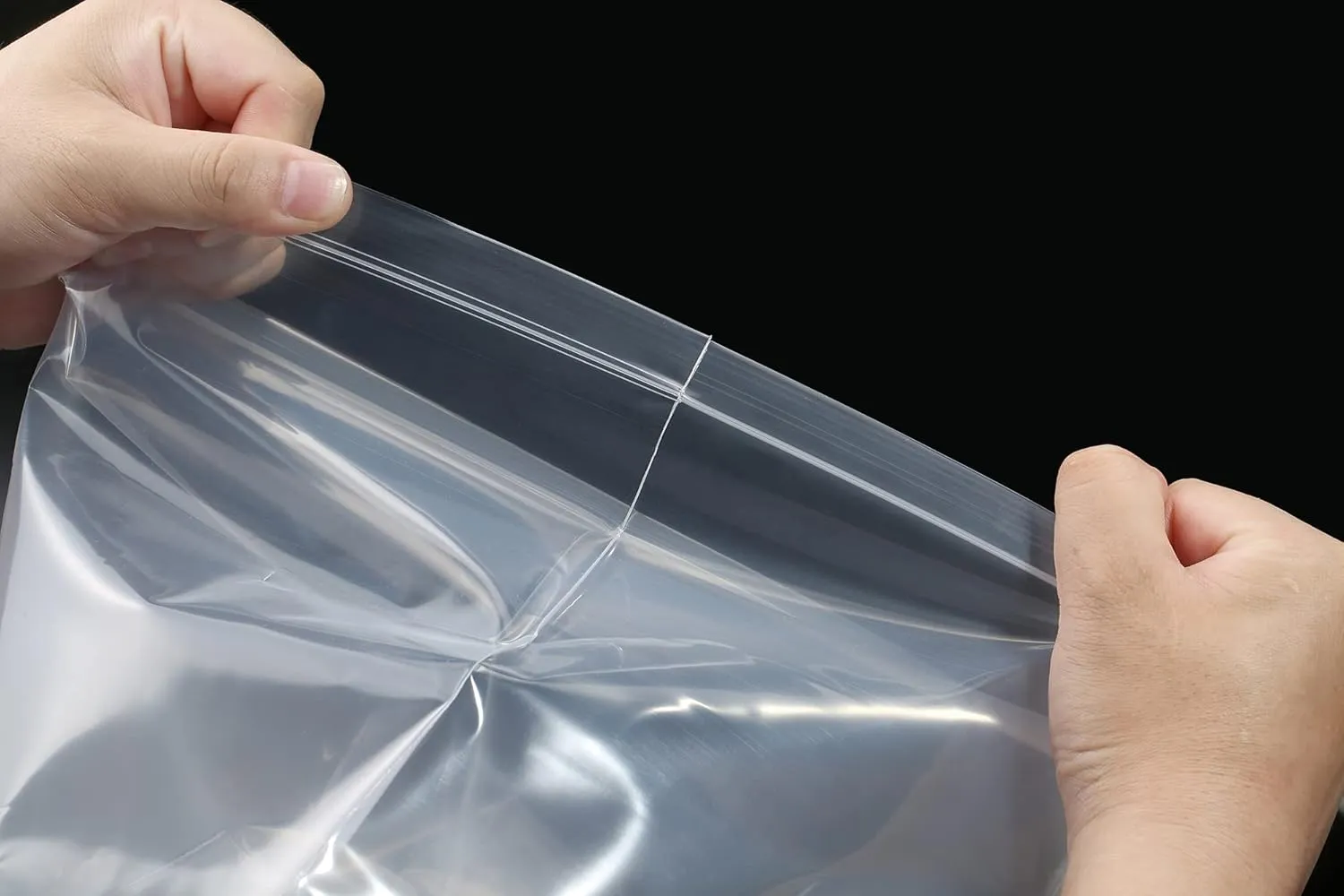 12" x 18" Large Thick 2.4 Mil Clear Zip Seal Lock Poly Bags Reclosable Plastic Bags Clothing T-Shirts Shoes Toys Snack Zipper Bags (30 Pack)