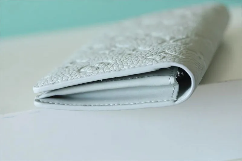  Refined Ready-made Vuittons - Franco Louis 10526 - Shops