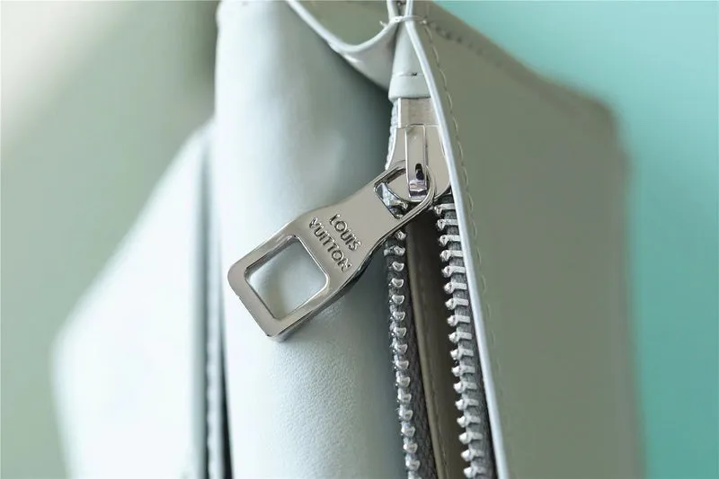  Refined Ready-made Vuittons - Franco Louis 10526 - Shops