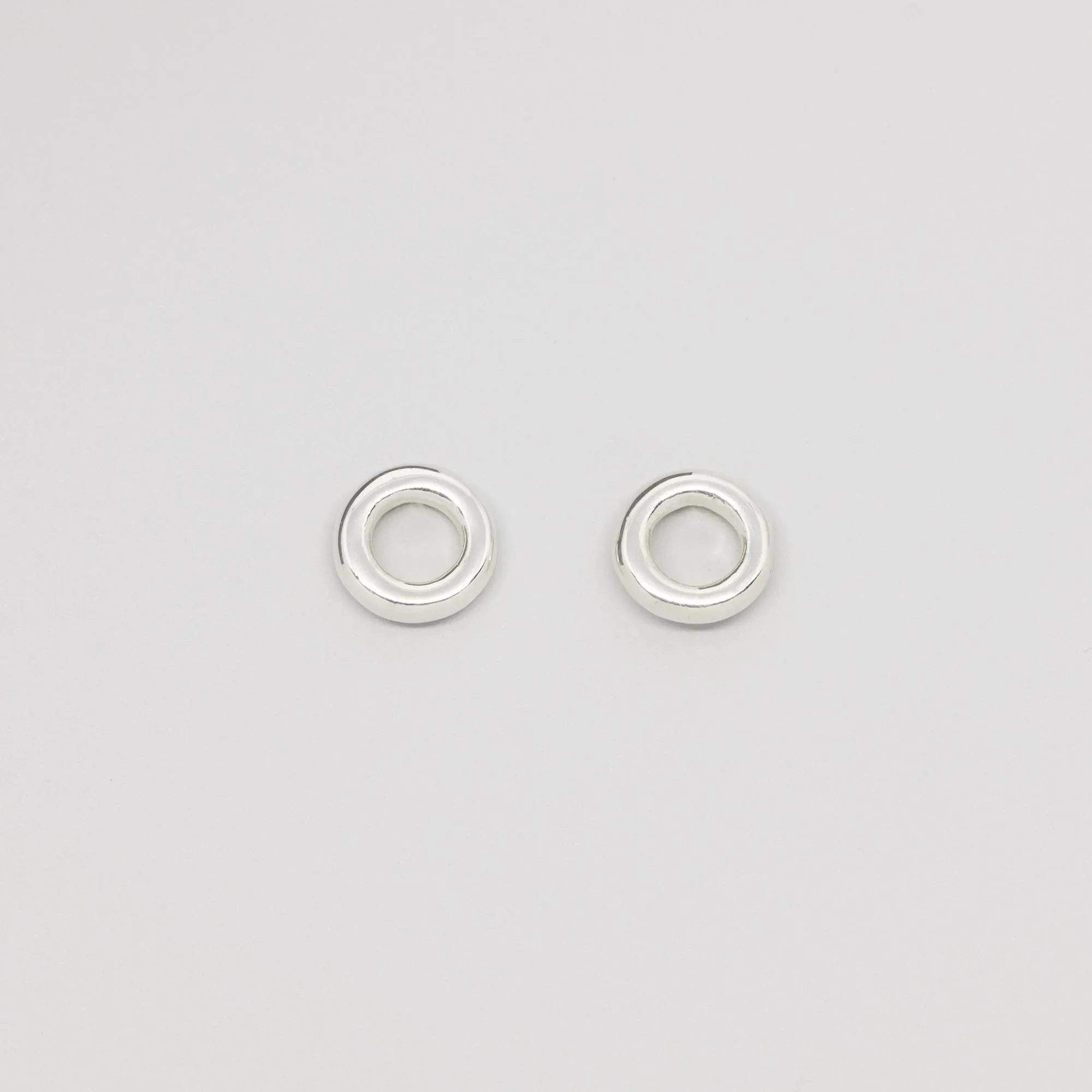 Shiny Circle Stud