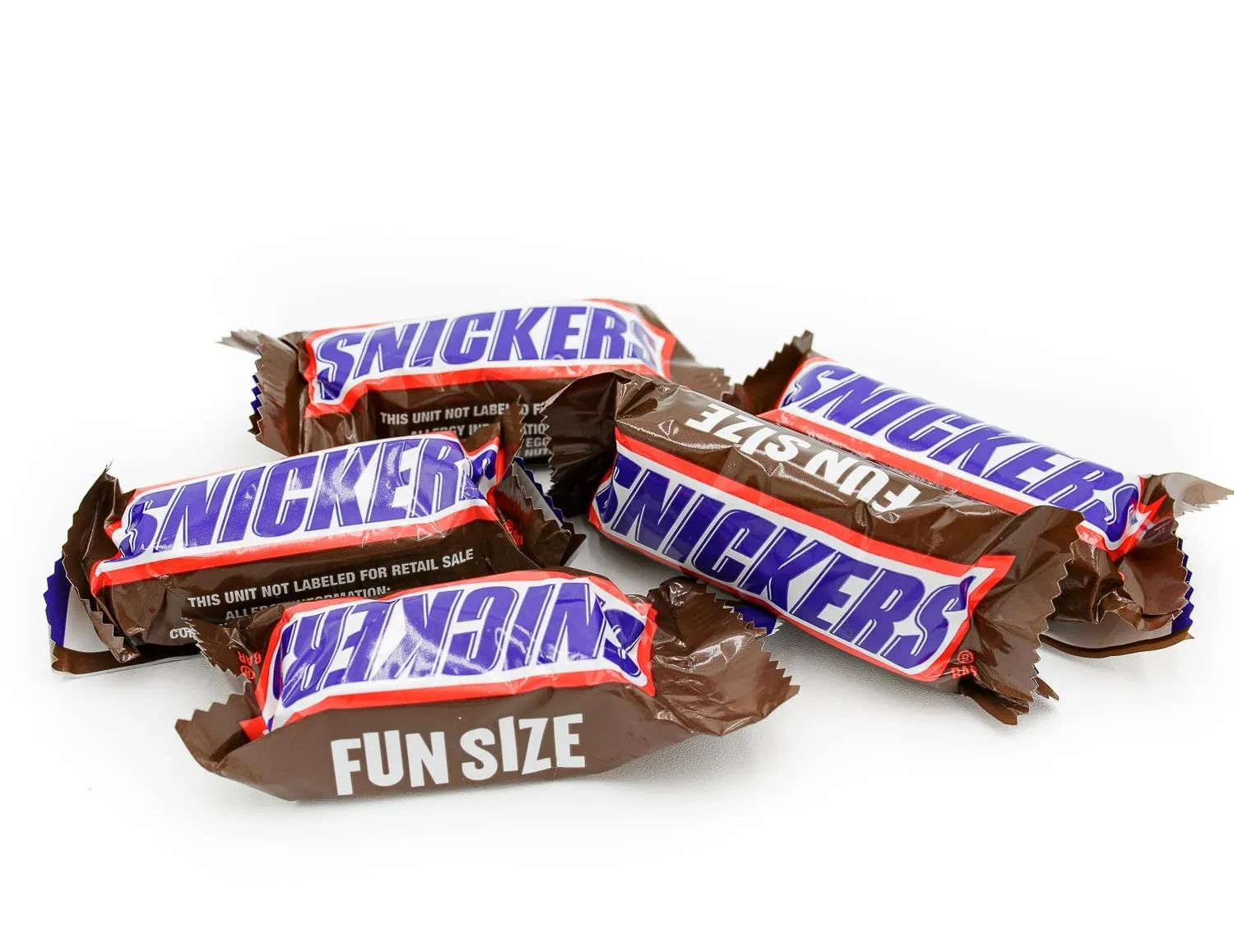 SNICKERS FUN SIZE Chocolate Candy Bars 1 lb – Anti Melt Pack, Individually Wrapped (26 Pieces), Bulk Resealable Bag, Convenient Snack-Size Format, Crunchy Peanuts & Smooth Caramel