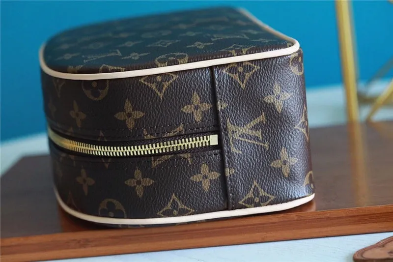 Timely arrival - Franco - 10671  Shops Refined Vuittons Louis